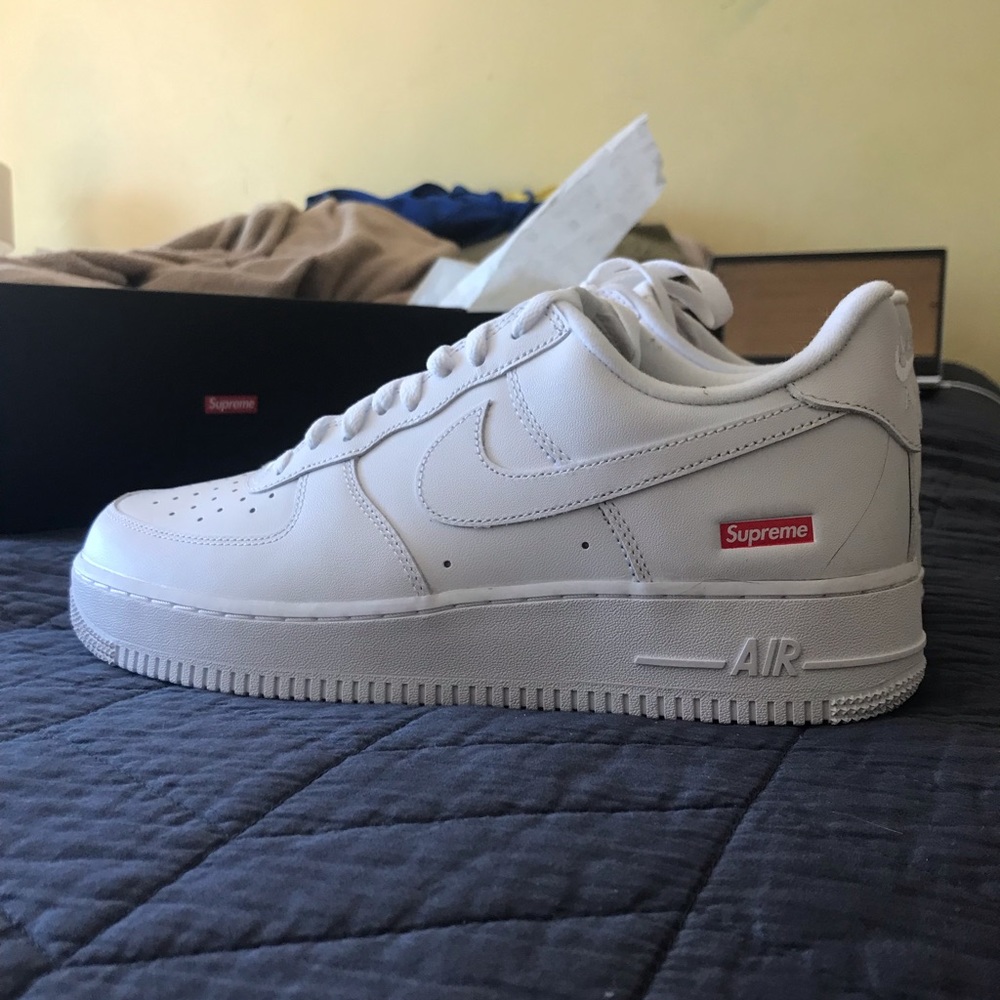 NIKE SUPREME AIR FORCE 1 LOW ~ WHITE ~ SIZE 9.5